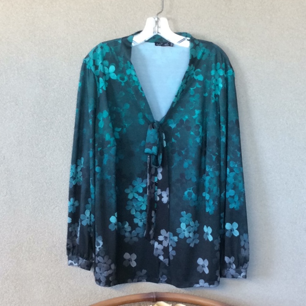 Isabel + Alice Top 1X CLOSET CLEAR OUT!